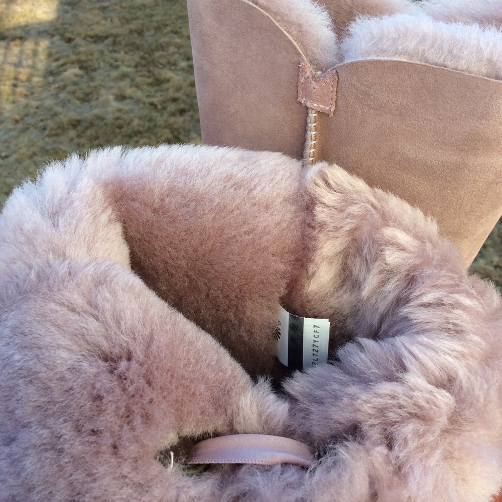 UGG IRINA STAR CHARM - Picture 5 of 6